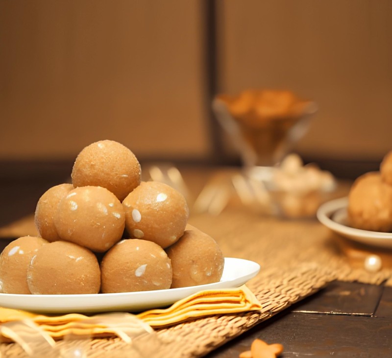 Indiyum Kaju Besan Laddu